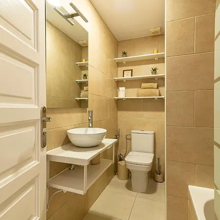 Beautiful Location Parque Santiago 1 *